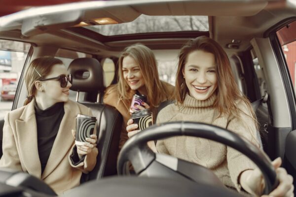 ¿Qué buscan las mujeres al comprar un auto?